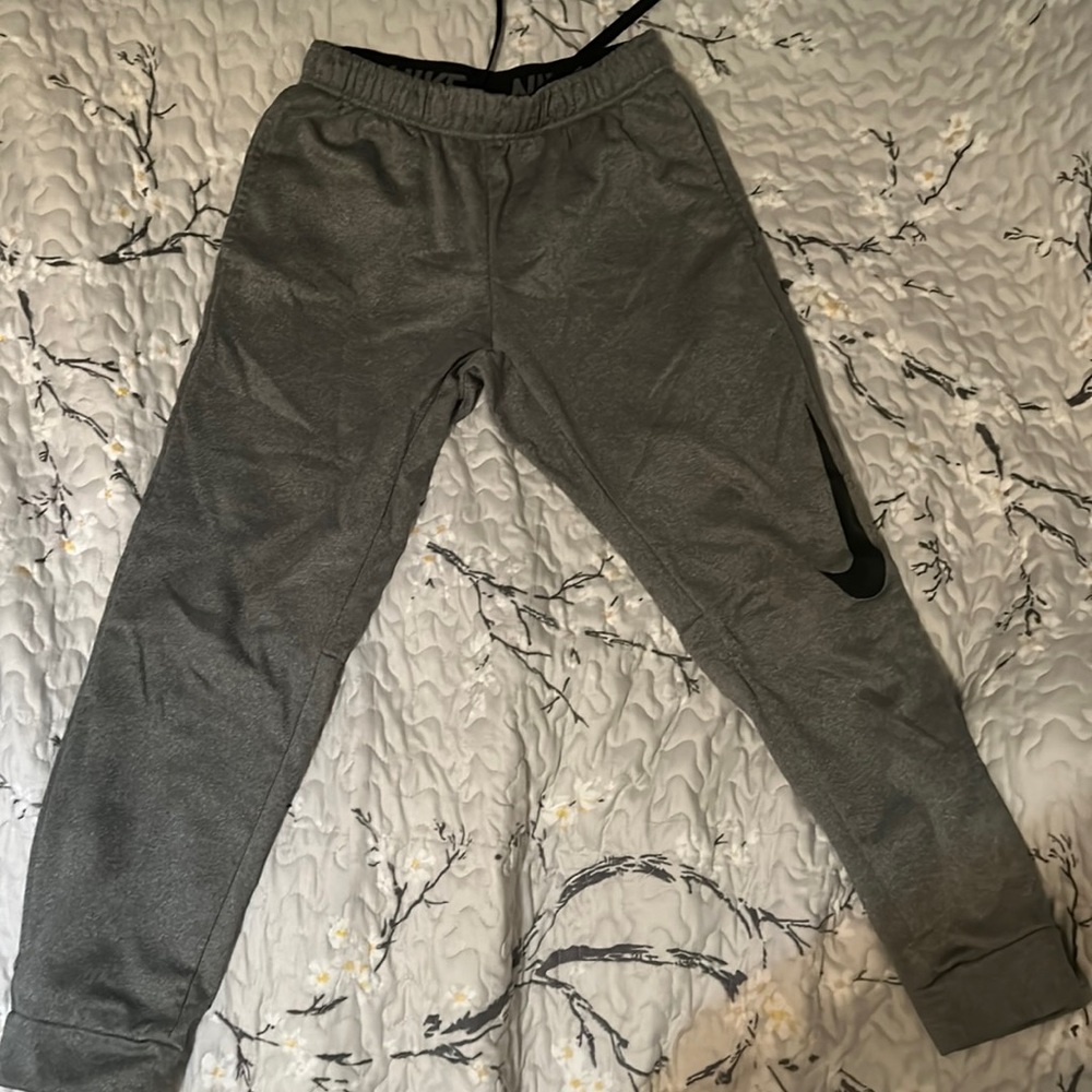 Gray Nike Therma-fit joggers